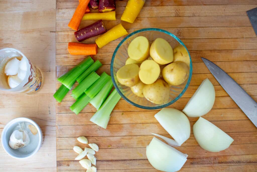 The vegetables cut for the chicken